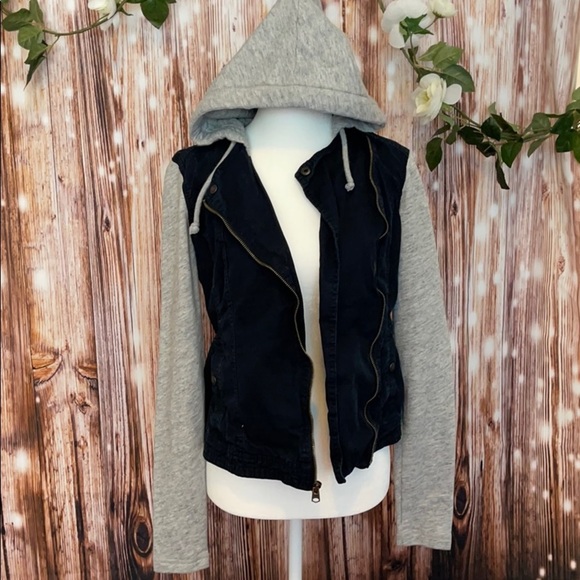 Abercrombie & Fitch Hooded Jacket - Picture 2 of 5